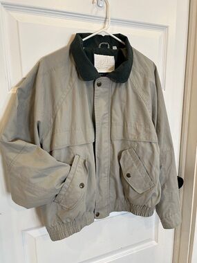 Vintage Men's Jacket in Light Gray with Dark Green Collar